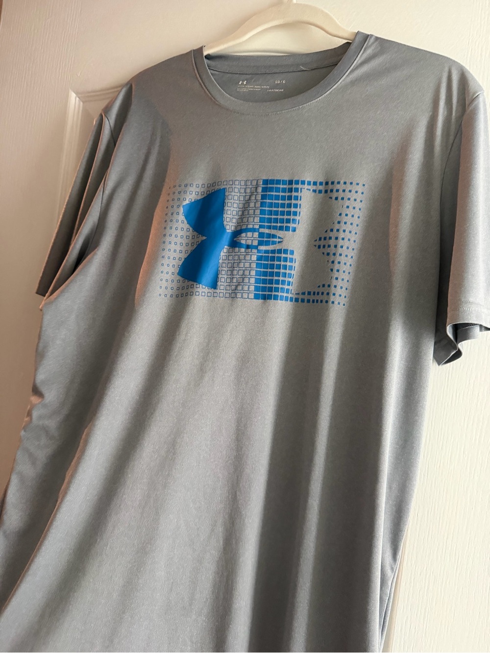 Under Armour Men’s Grey Performance Tee with Blue Logo